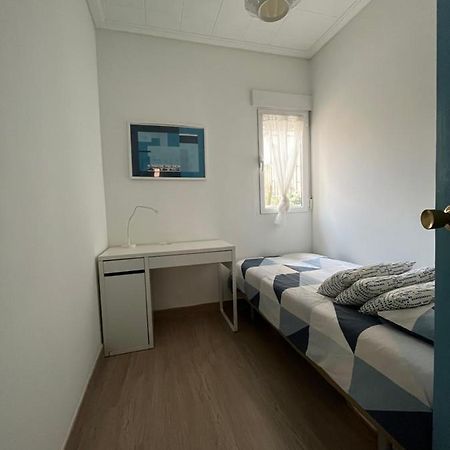 Modernized 3-Bedroom Flat 500M To The Beach バレンシア エクステリア 写真