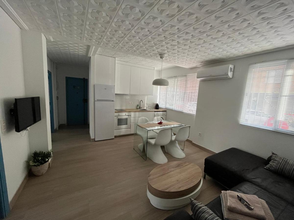 Modernized 3-Bedroom Flat 500M To The Beach バレンシア エクステリア 写真