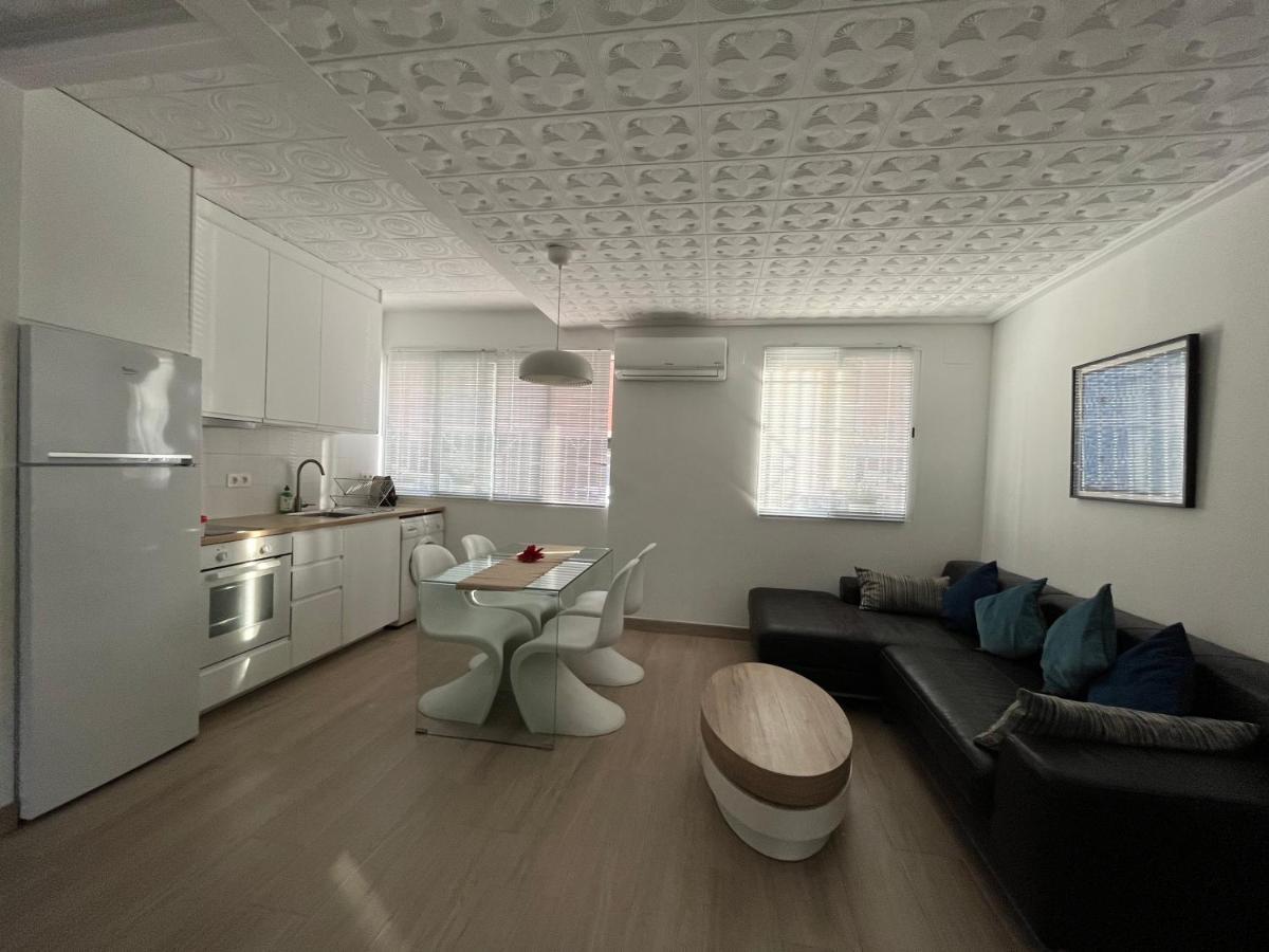 Modernized 3-Bedroom Flat 500M To The Beach バレンシア エクステリア 写真