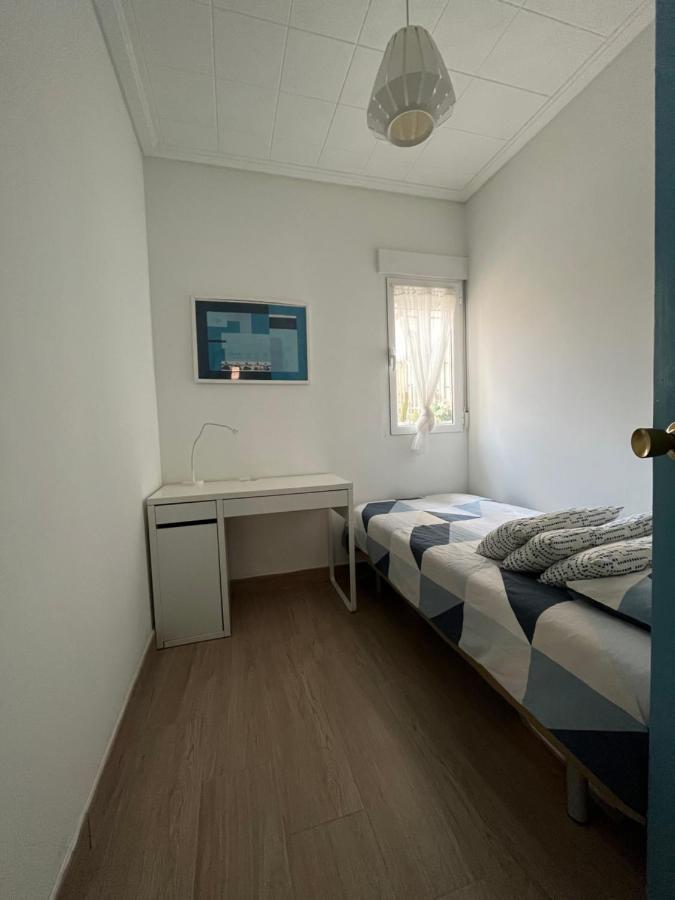 Modernized 3-Bedroom Flat 500M To The Beach バレンシア エクステリア 写真